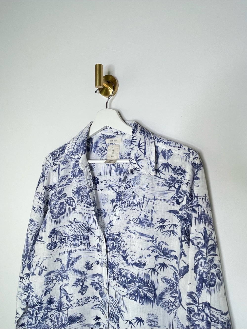 Resort | Joie Blue Toile Off White Linen Button Down | Relaxed Roll Tab Sleeve S - Picture 3 of 12